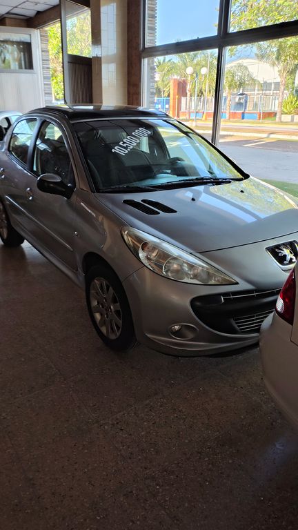Peugeot - 207