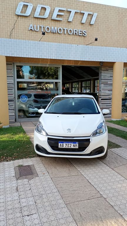 Peugeot - 208
