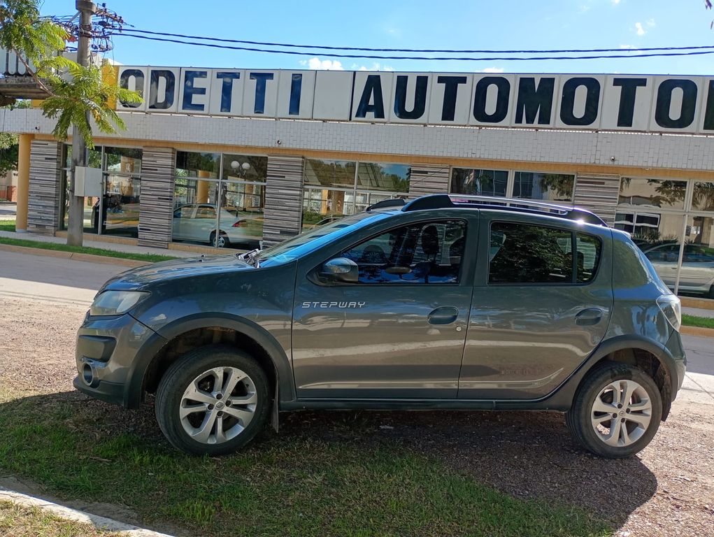 Renault - Sandero Stepway